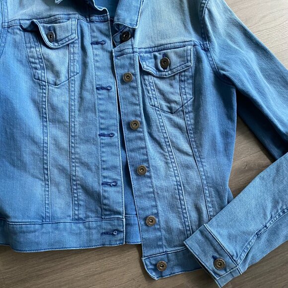 Vila Clothes Cropped Blue Button-Up Jean Jacket - Picture 3 of 12